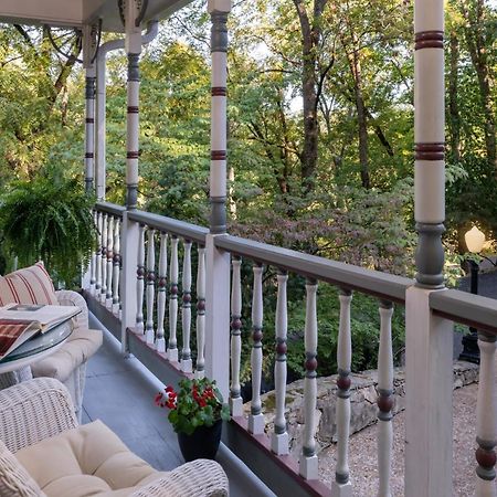 Arsenic And Old Lace Bed & Breakfast Inn Eureka Springs Ngoại thất bức ảnh