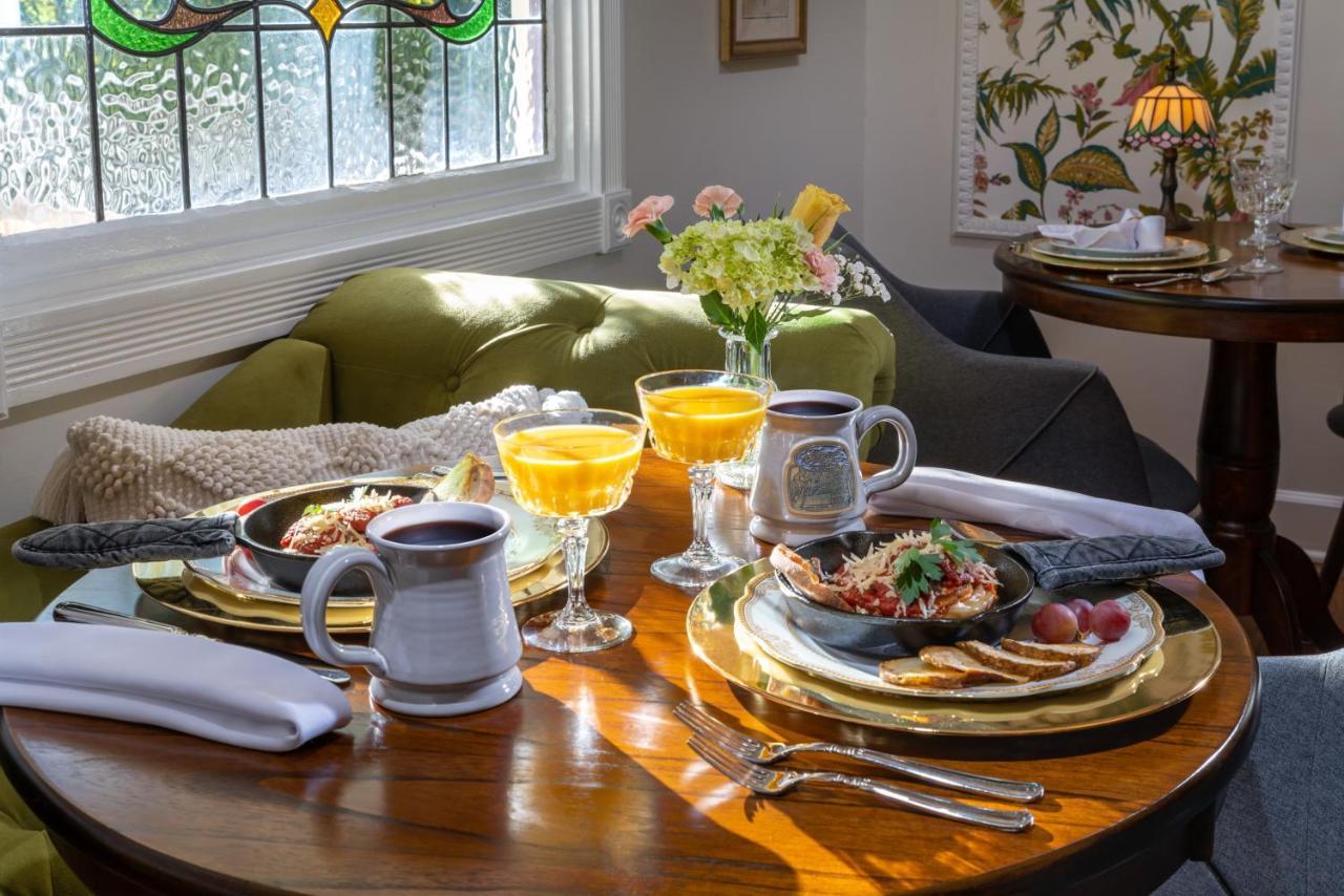 Arsenic And Old Lace Bed & Breakfast Inn Eureka Springs Ngoại thất bức ảnh