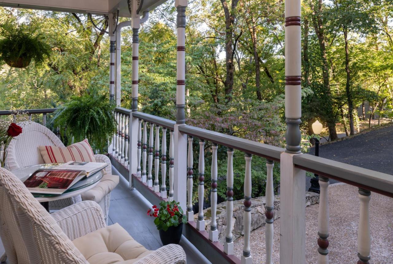 Arsenic And Old Lace Bed & Breakfast Inn Eureka Springs Ngoại thất bức ảnh